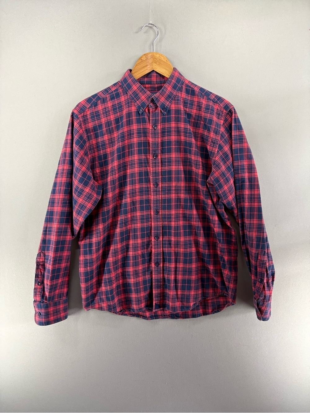 Untuckit Shirt Mens Medium M Long Sleeve Button Up Red Blue Plaid Check Cotton